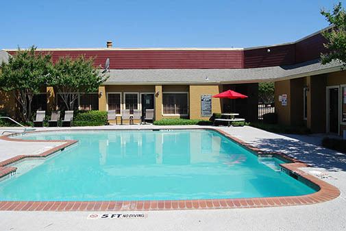 swimming-pool-for-apartment-community-in-fort-worth